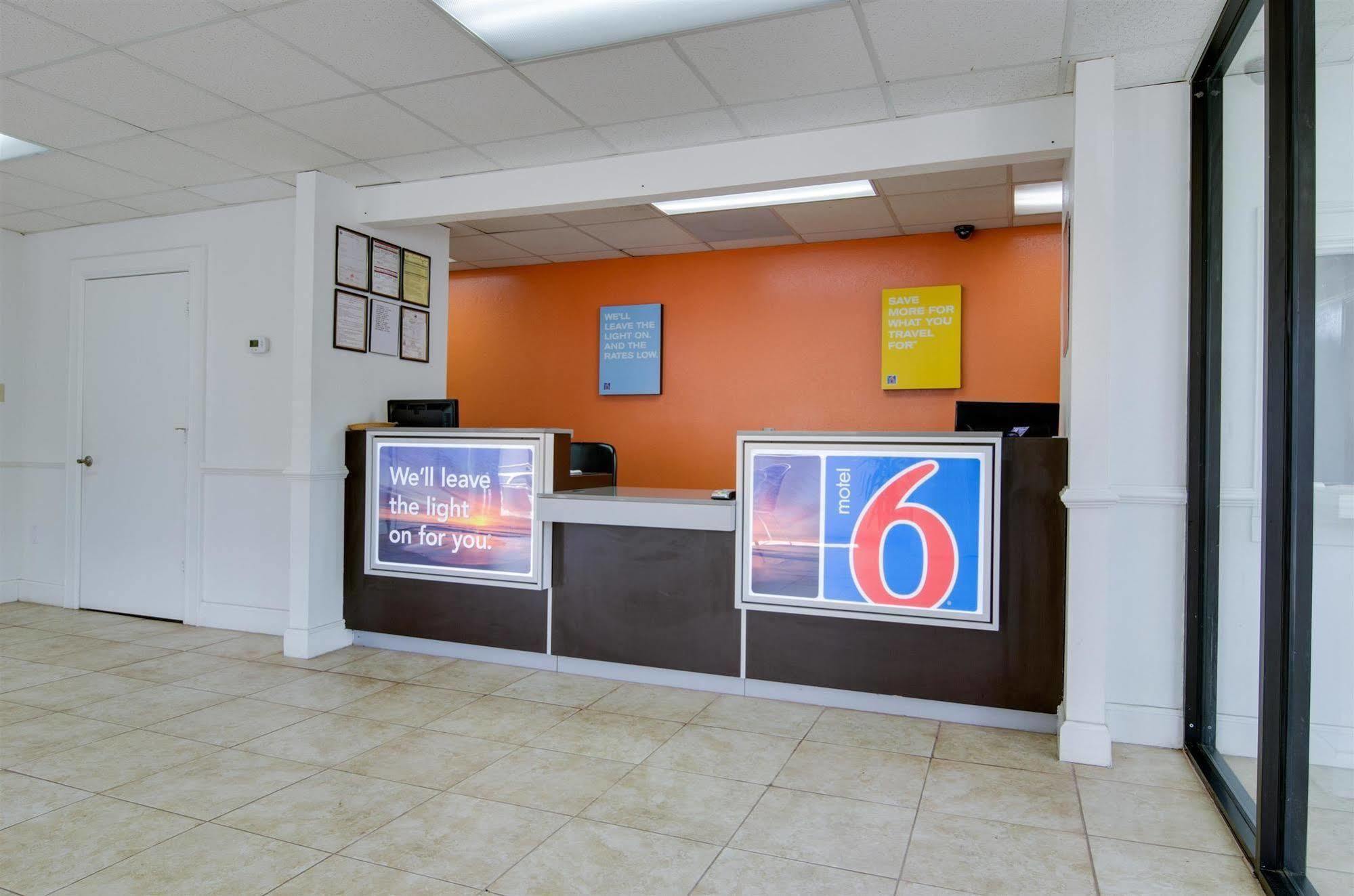 Motel 6-Atlanta, Ga Доравилл Экстерьер фото